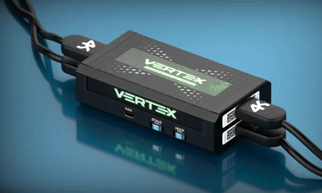 HDfury Vertex – matryca HDMI 2x2 z wbudowanym skalerem i konwerterem formatów, podłączona kablami HDMI 4K