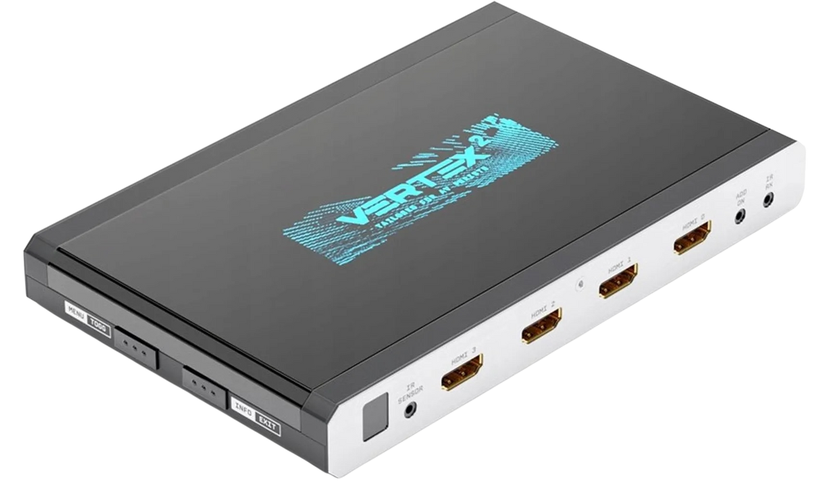 Matryca i przełącznik HDMI HDfury Vertex 2 widziane z góry pod kątem, strona wejść: czujnik IR, cztery wejścia HDMI ponumerowane od 0 do 3, gniazda add-on i IR RX